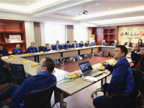 深学细悟转达头脑实力 ——凯时尊龙官网网址集团党总支开展学习十九大精神 