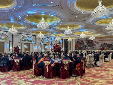 雄鹰展翅震寰宇 威龙腾飞冲云霄|凯时尊龙官网网址电气召开2023年度总结表扬大会暨2024年迎新春晚会