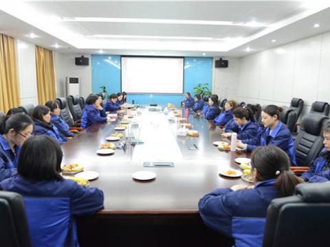 女中丈夫会  立功新时代——凯时尊龙官网网址集团召开庆祝“三八”国际劳动妇女节座谈会