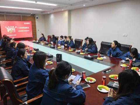 女神节快乐 | 愿你熠熠青春，绽放光线
