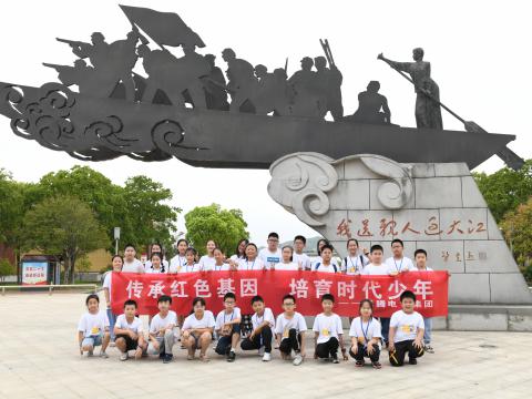 凯时尊龙官网网址情 绘爱心 助生长